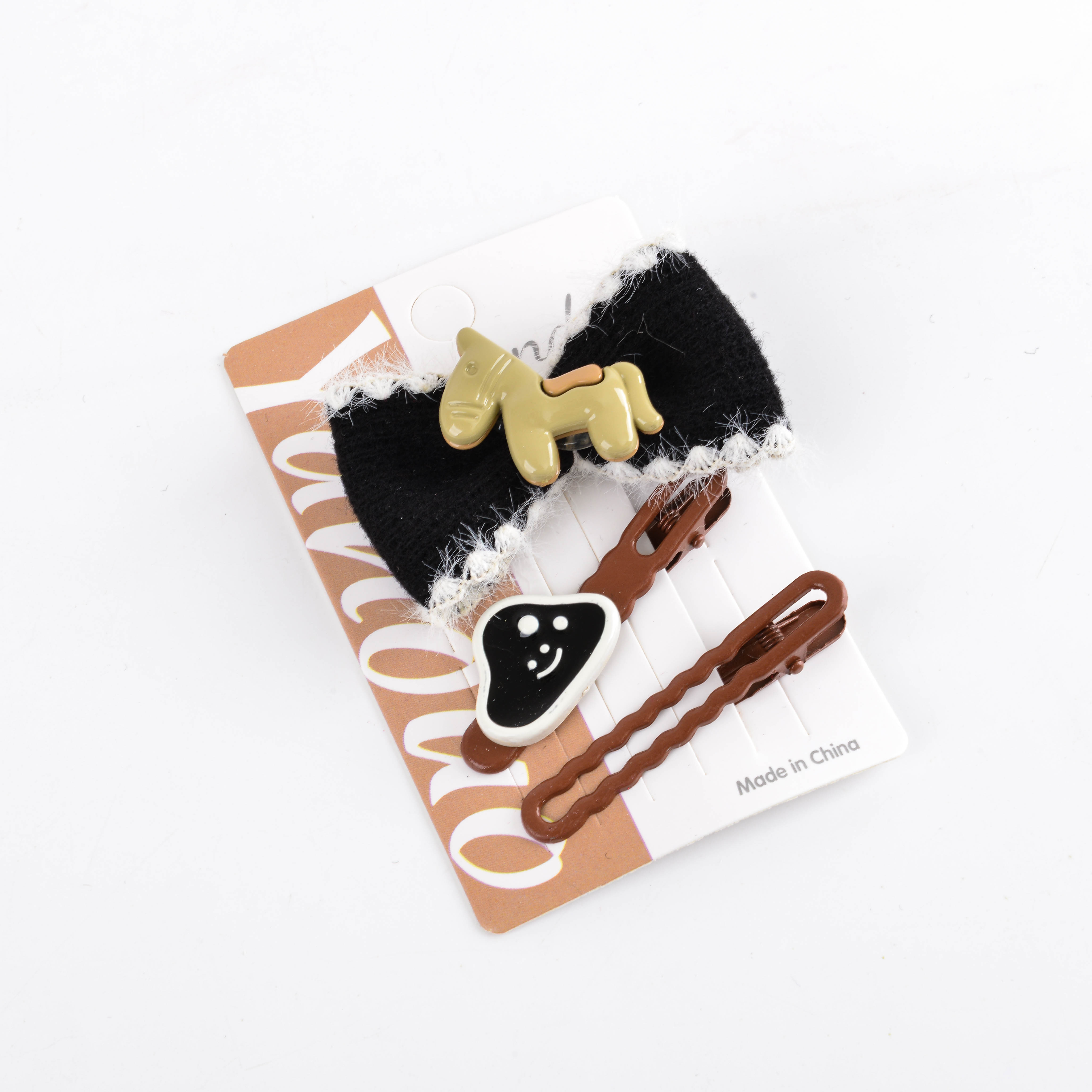 The new autumn and winter collection features a delicate and luxurious style with a bow hairpin and a plush high-end hair accessory, camellia Item Picture