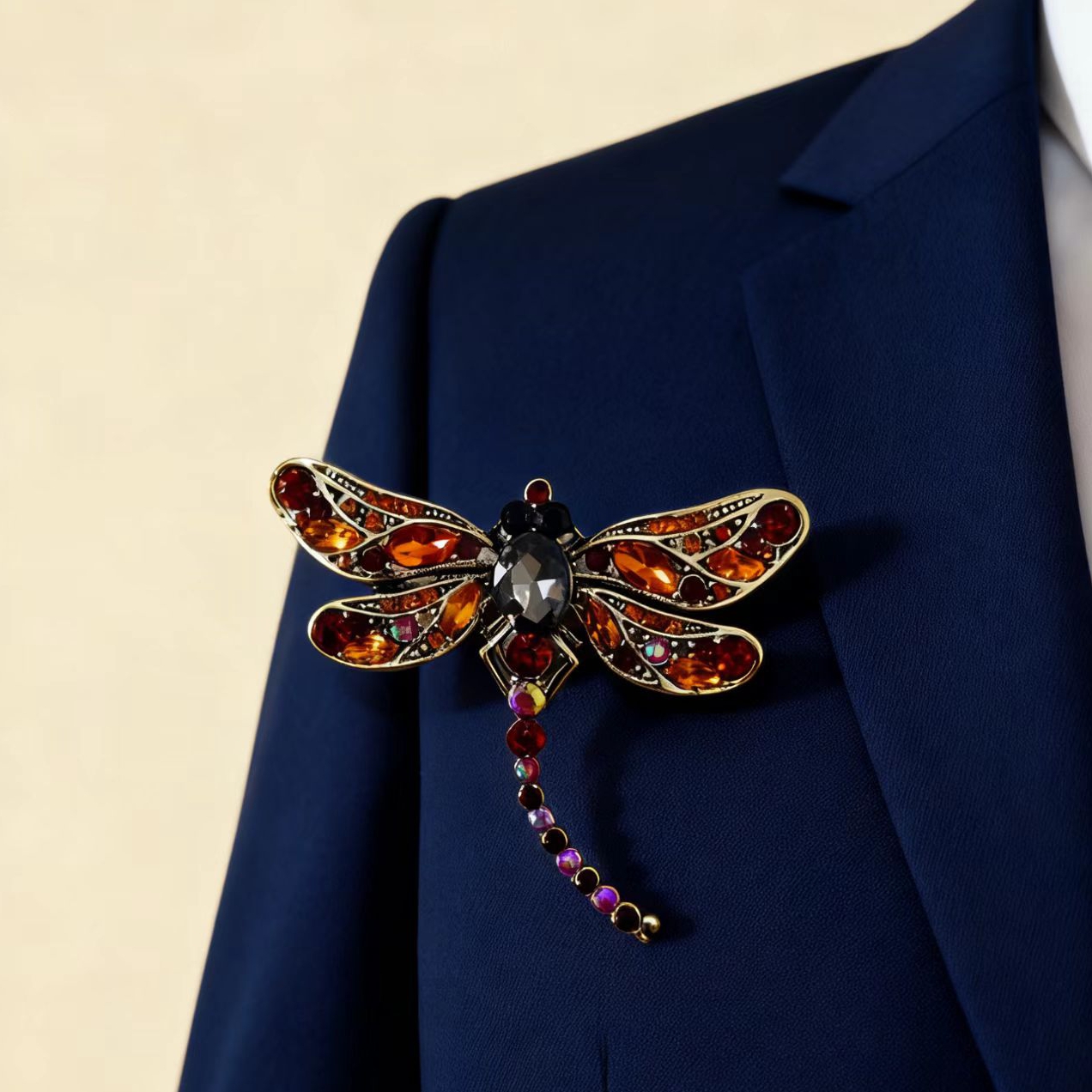 Dragonfly-shaped zinc alloy brooch accessories, kitten badge brooch accessory, exquisite craftsmanship brooch Specification image