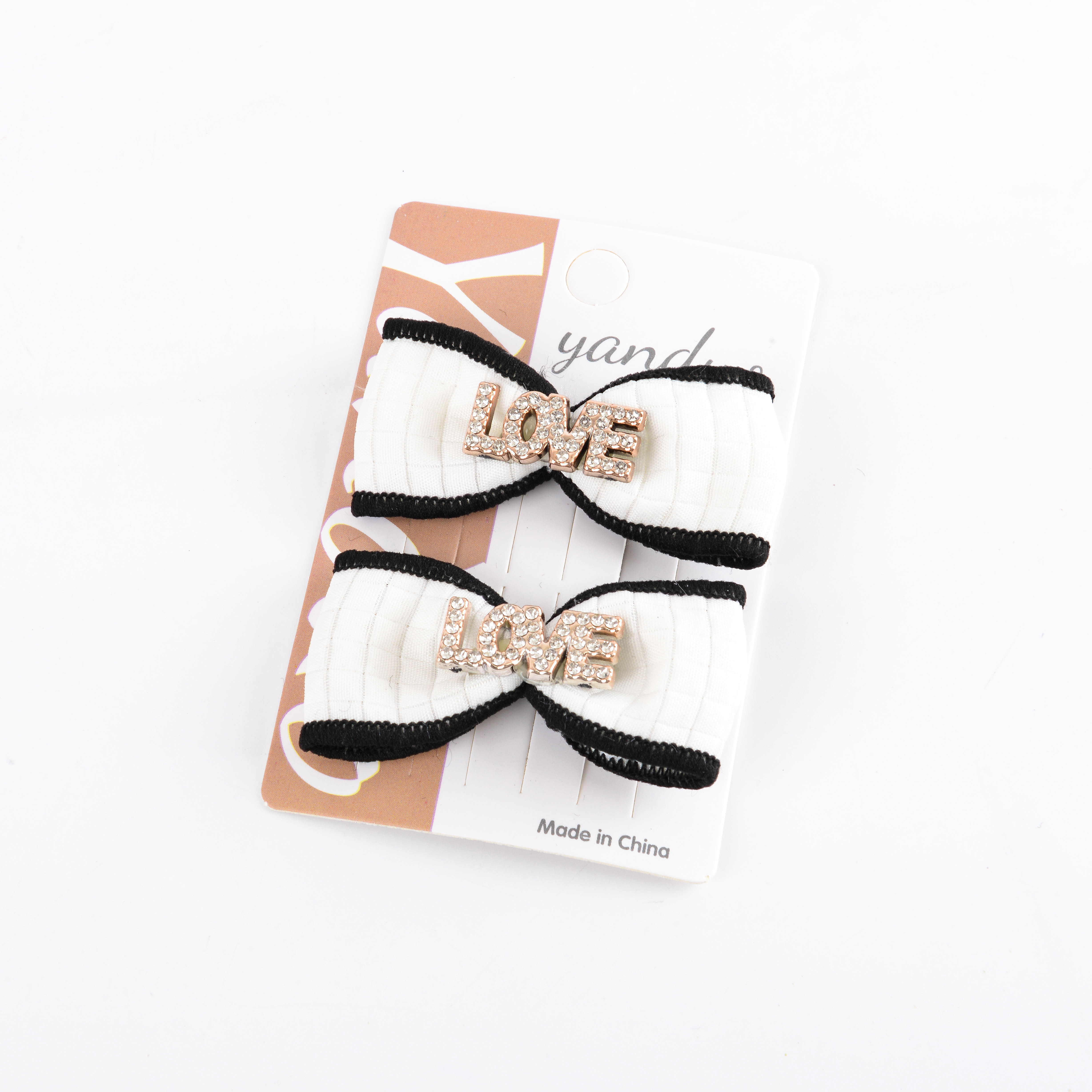 The side clip of the little Chanel style won't harm the baby's hair. It's a stylish hair clip for girls and a bow headpiece for babies' body hair Specification image