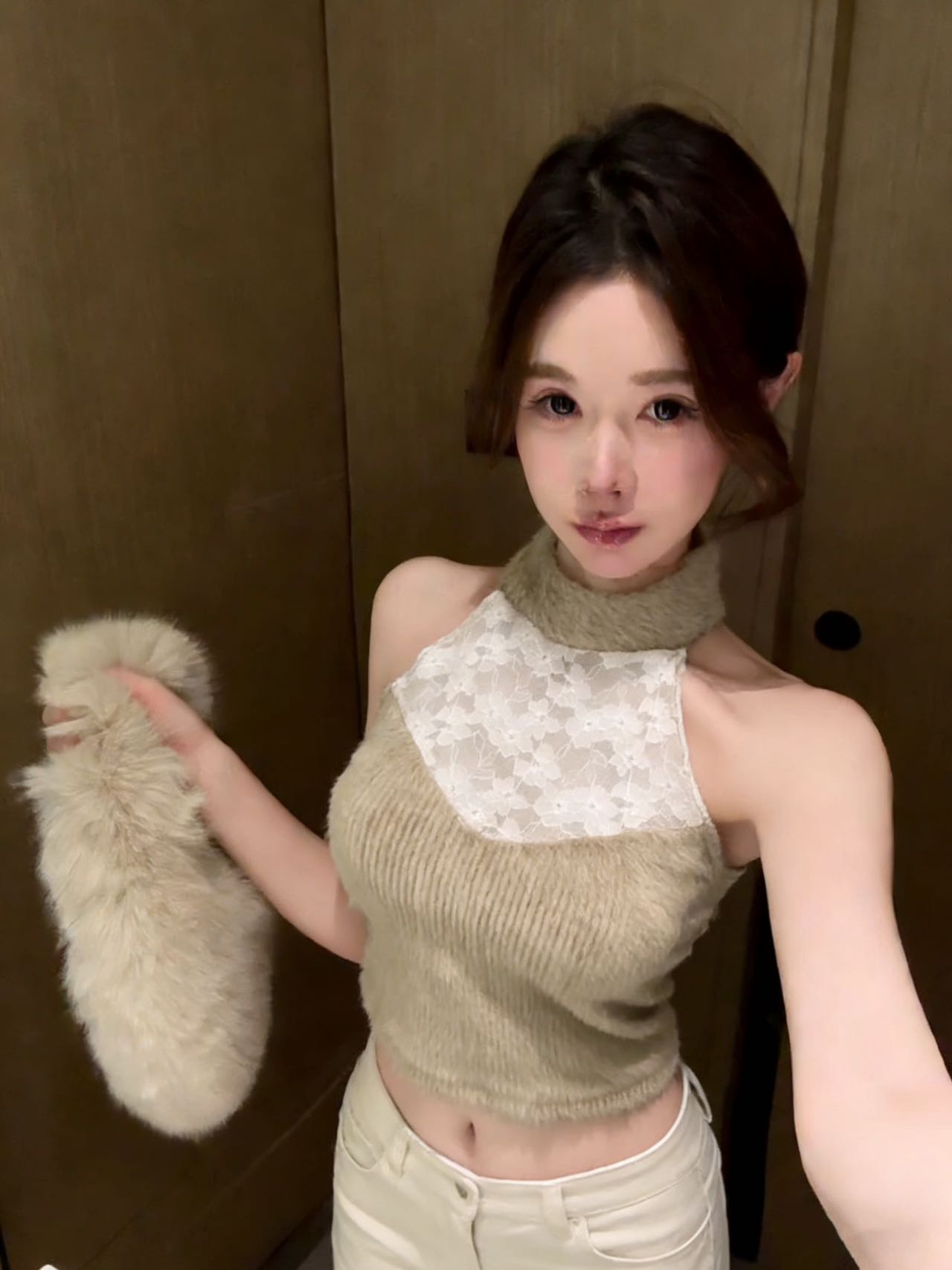 法式秋冬新款法式纯欲半透蕾丝拼接挂脖露背上衣纯欲背心吊带女详情17