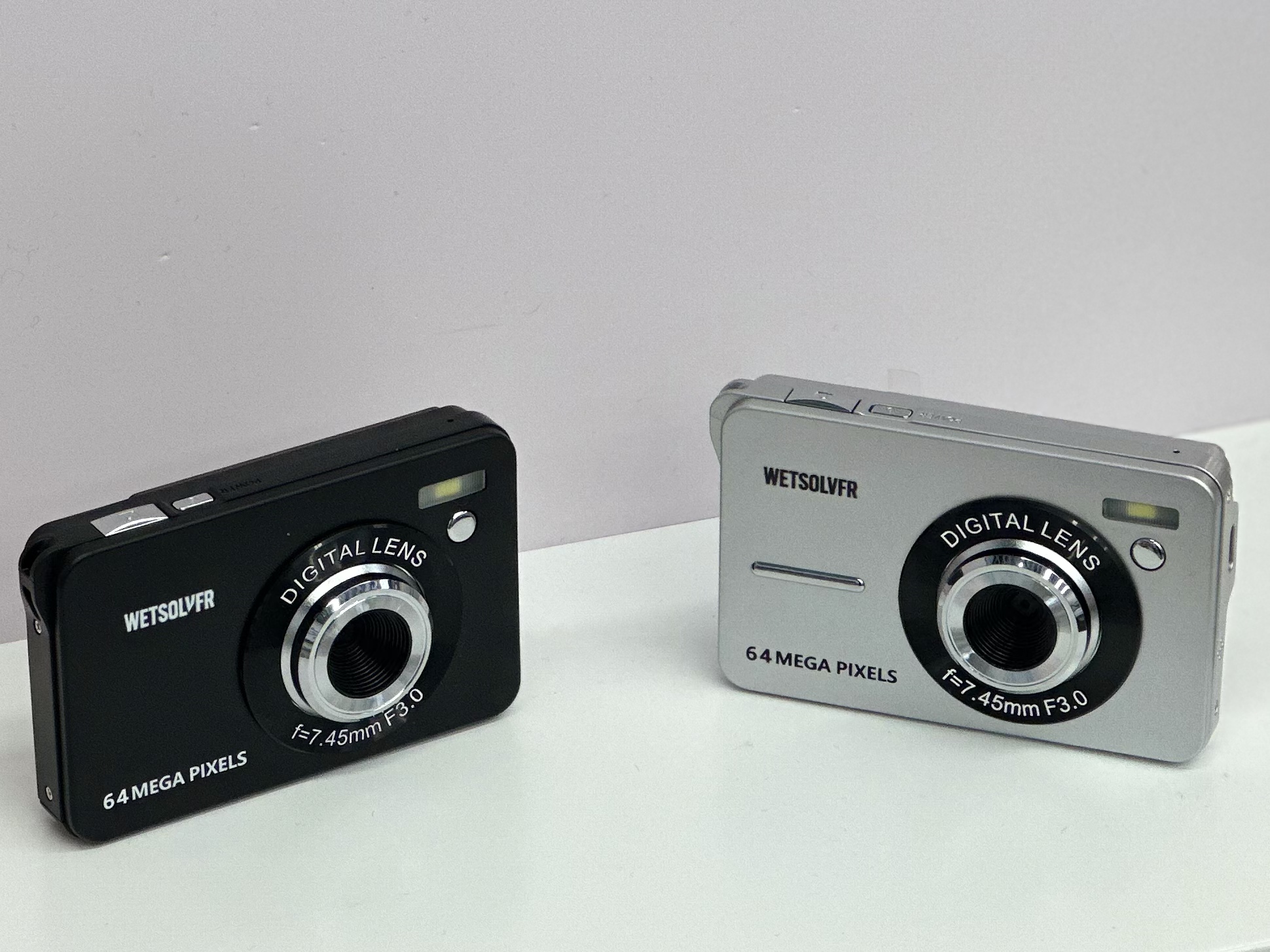 High-definition portable camera for campus recording can take photos and upload them to mobile phones. CCD camera is a common digital camera device details Picture