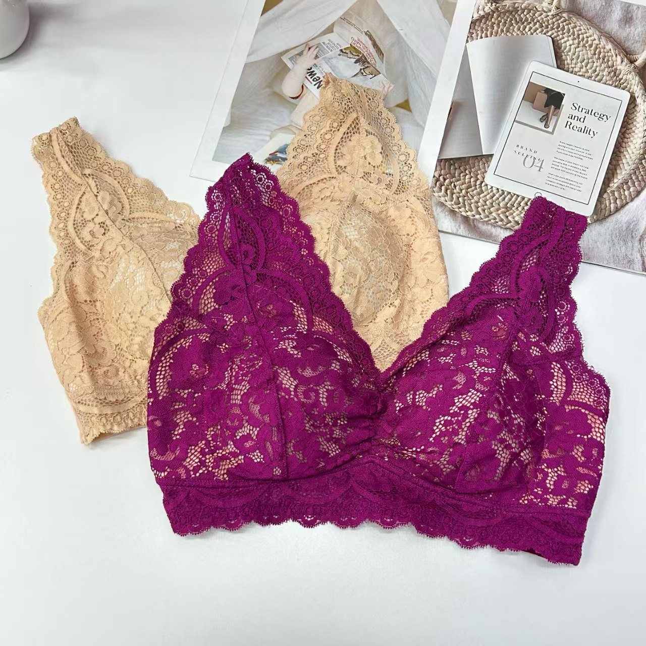 2020# Export to the Middle East and Africa, inventory of women's halter tops, comfortable and breathable broadband vests, halter tops, lace cup-shaped, sexy and interesting bras and undergarments QNI details Picture