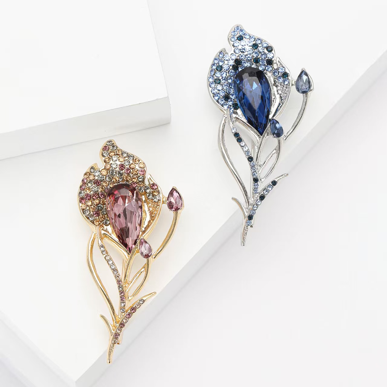 新款高端精致合金水钻羽毛胸针个性创意女士西装开衫胸花饰品别针