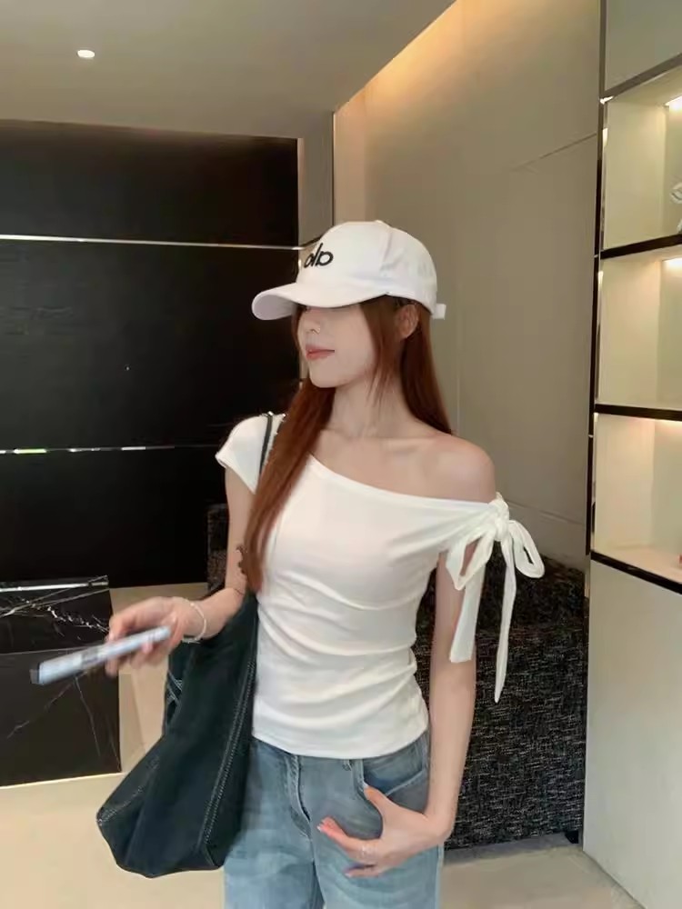 A chic and high-end bow tie off-the-shoulder T-shirt for women, a summer sexy and hot girl with a unique and beautiful design pic 6