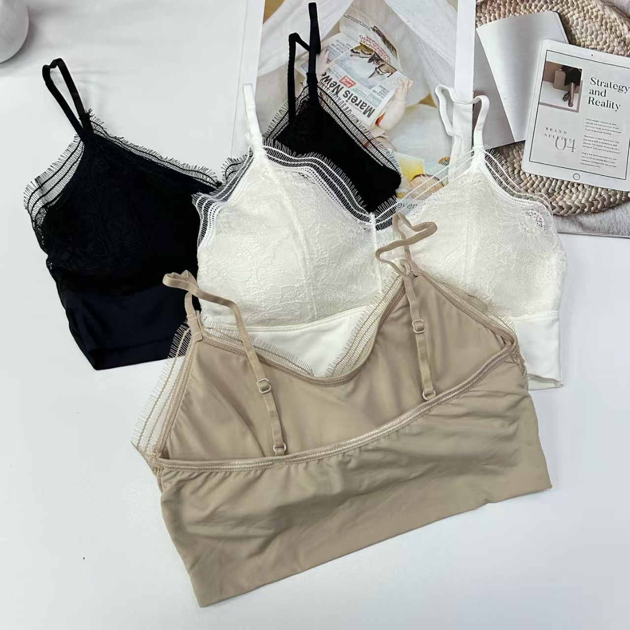 1982# Export to the Middle East and Africa, inventory of women's halter tops, comfortable and breathable lace halter tops, sexy and interesting women's halter tops, QNI details Picture