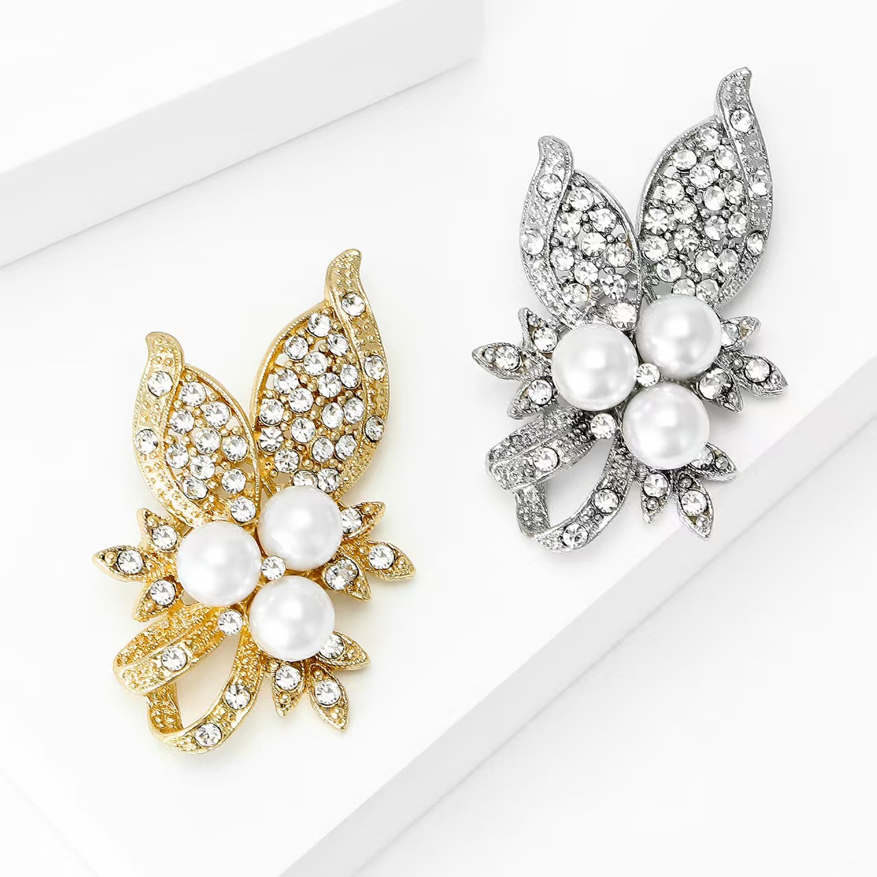 日韩版高档水钻珍珠配饰胸针时尚百搭服饰配饰别针批发直销