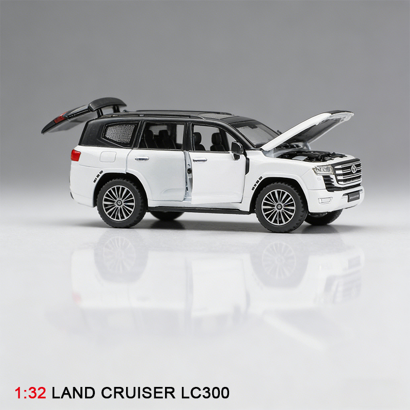 1:32 alloy car model, white Toyota Land Cruiser LC300 toy car model, children's toy car, car model collectible Application Scenario