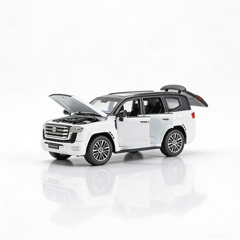 1:32 alloy car model, white Toyota Land Cruiser LC300 toy car model, children's toy car, car model collectible Item Picture