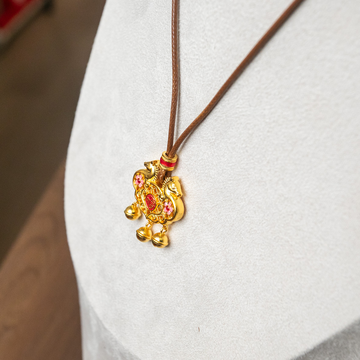 Gold double horse Thangka, hand-carved and hollowed-out, with gold and silver inlaid, chain head jewelry, silver accessory, New Year gift Item Picture