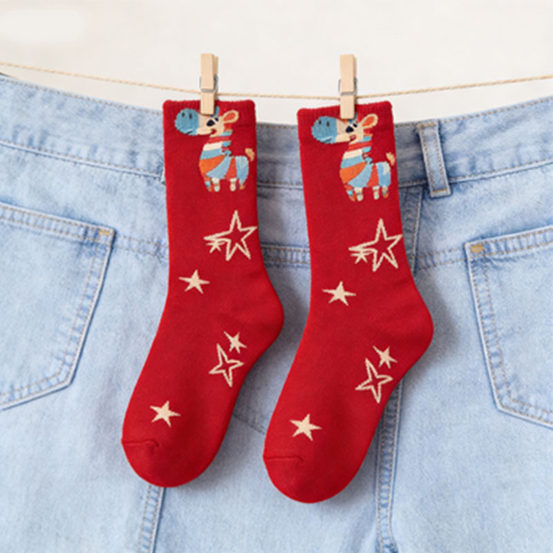 One-piece delivery service for red socks for women in the Year of the Horse, cute cartoon mid-calf socks, and festive red long socks for the autumn and winter of the zodiac year details Picture
