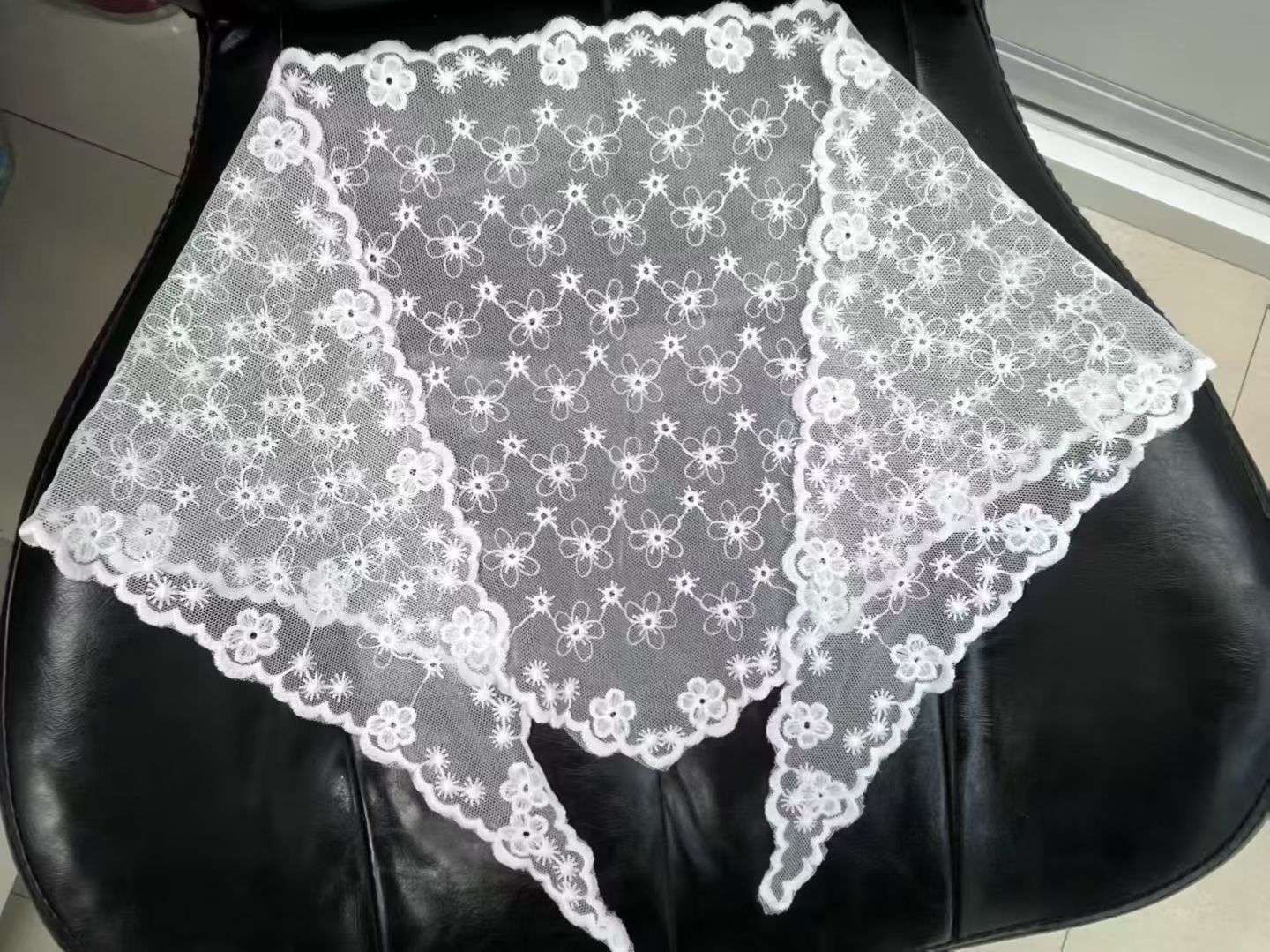 European-style embroidered lace triangular headband with a sweet style, 99% polyester, versatile plant and floral embroidery decoration