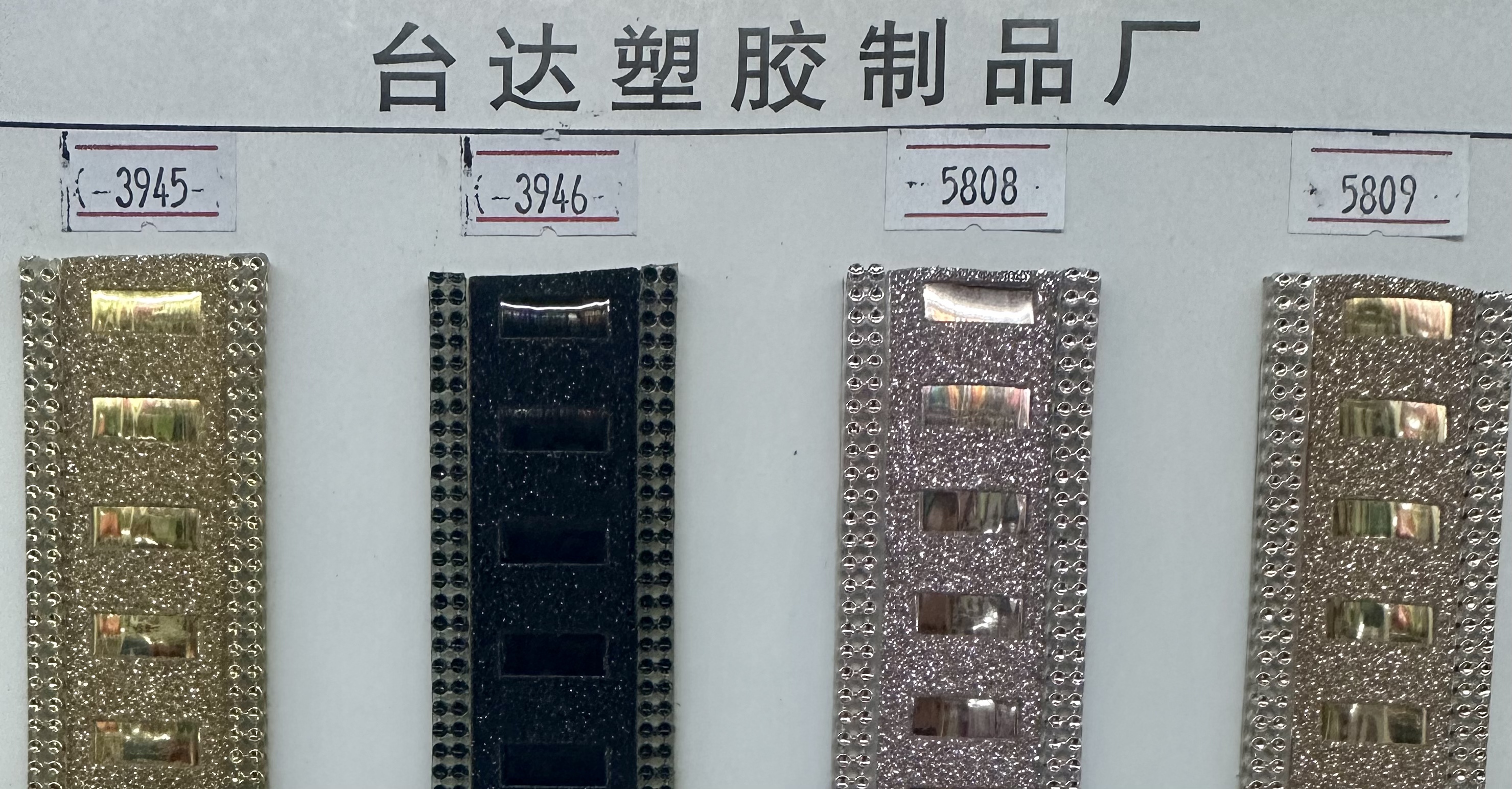 洞洞鞋配件/洞洞鞋金属配件/免系鞋带懒人/洞洞鞋配件金属/洞洞扣白底实物图