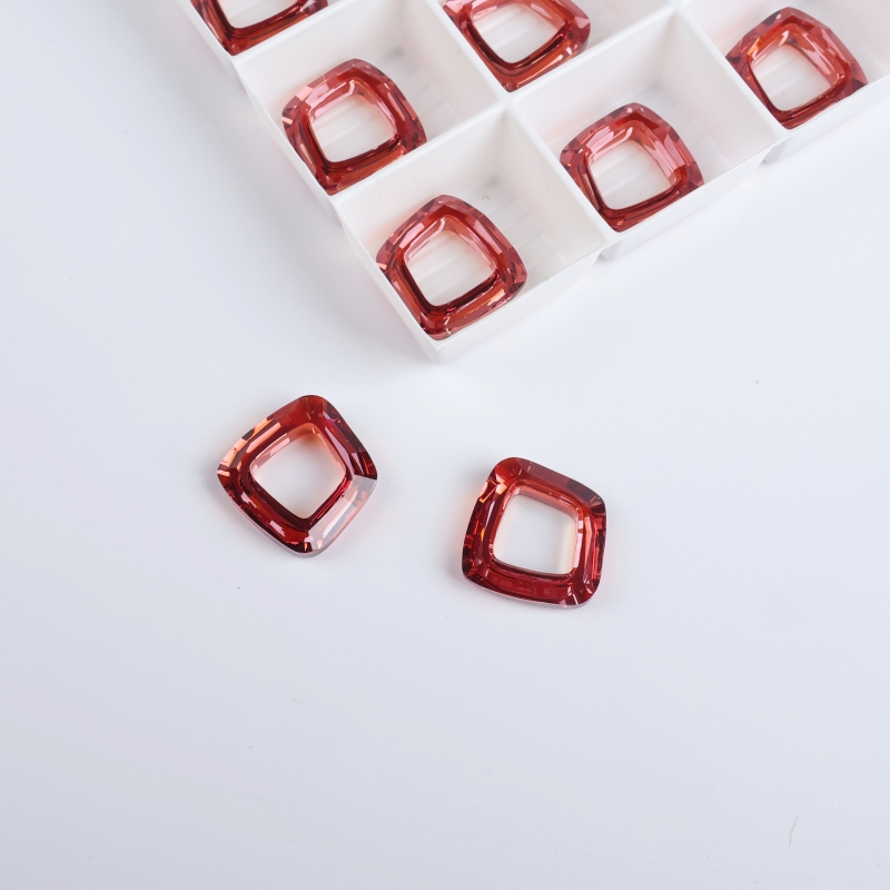 Authentic Austrian Swarovski crystal element trapezoidal pendant 4437, handcrafted diy Huazi jewelry accessories wholesale Item Picture