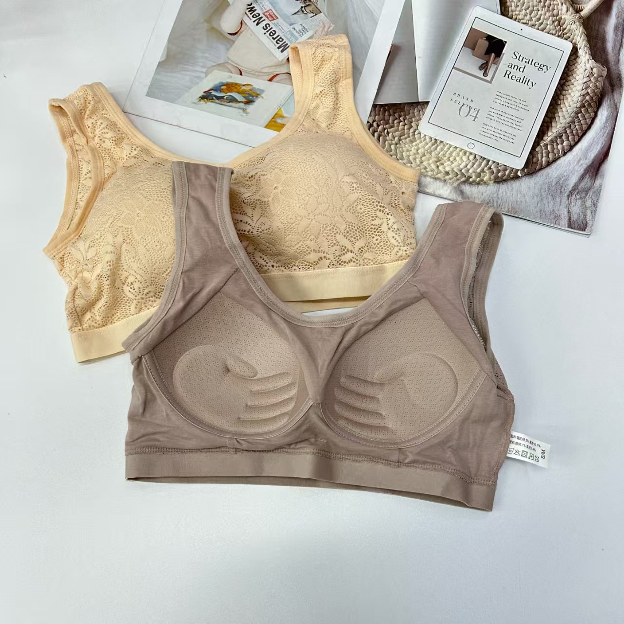 8011# Export Middle East and Africa Women's halter without steel ring, lace cup face halter, comfortable back, sexy and interesting lingerie, beautiful back QNI details Picture