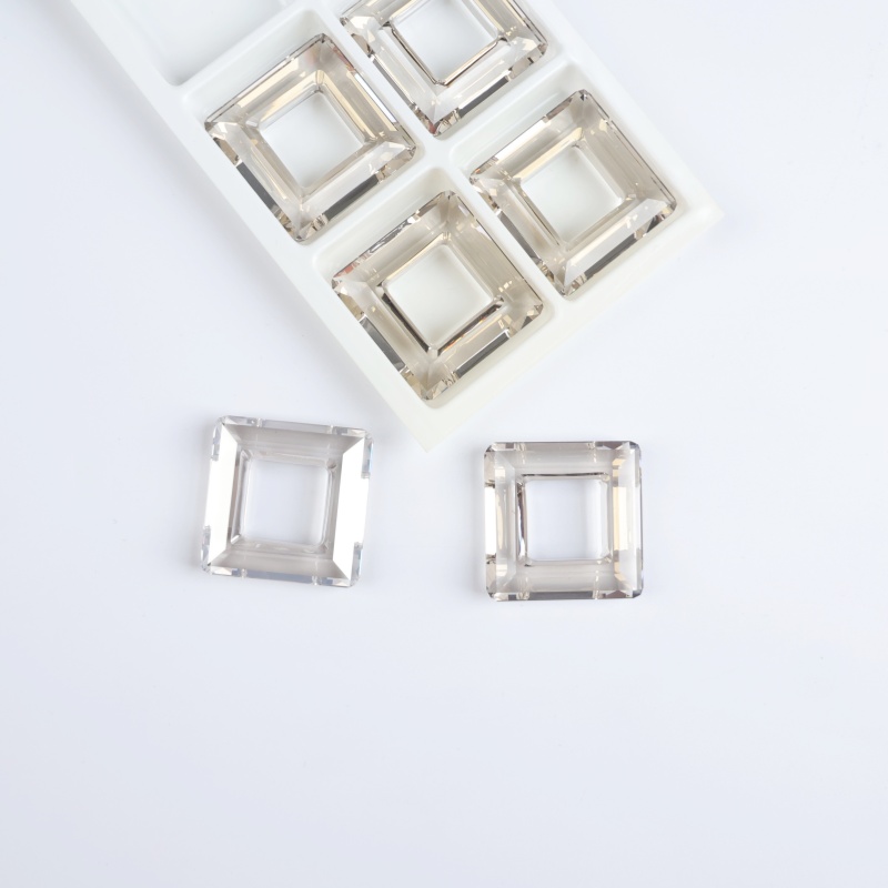Shijia Austrian Crystal 4439 Hollow Square Huazi 30MM Handmade DIY square pendant accessory Item Picture