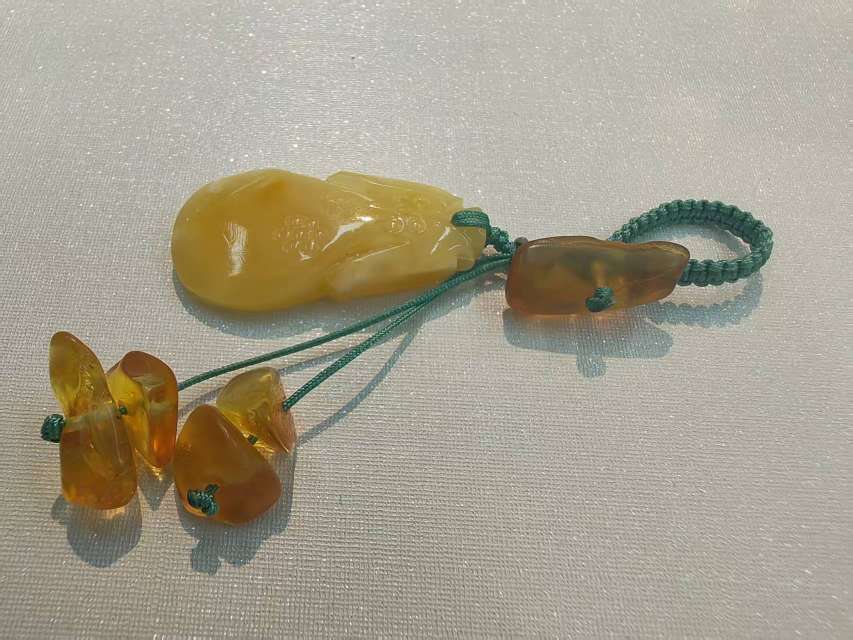 蜜蜡琥珀新中式国风吊坠手机链