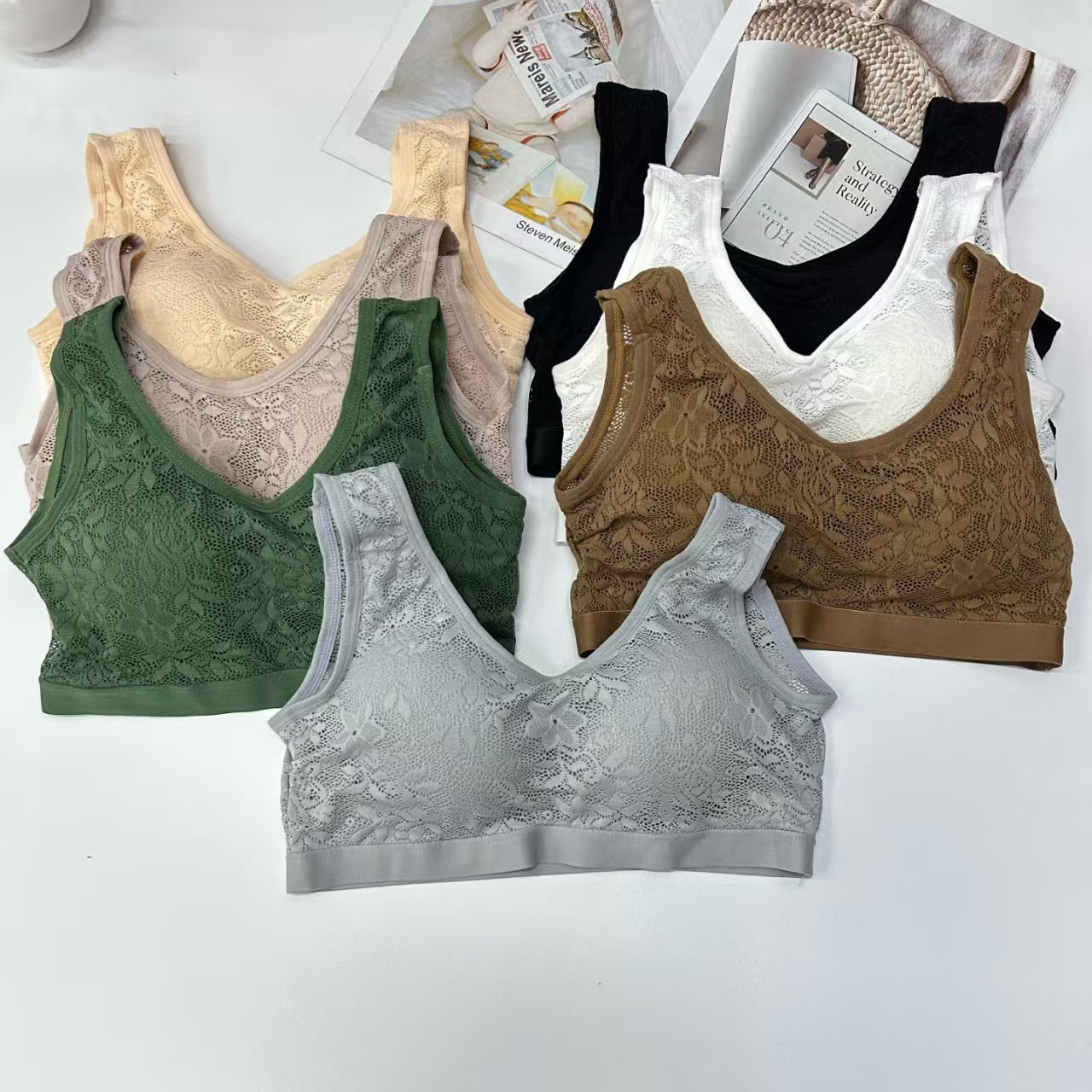 8011# Export Middle East and Africa Women's halter without steel ring, lace cup face halter, comfortable back, sexy and interesting lingerie, beautiful back QNI Item Picture