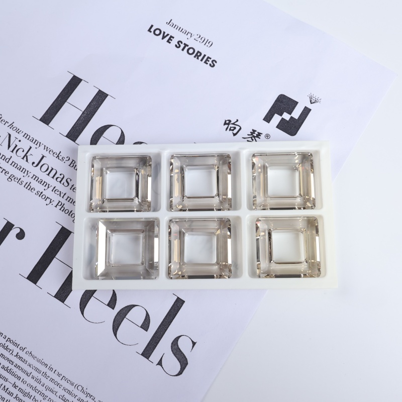 Shijia Austrian Crystal 4439 Hollow Square Huazi 30MM Handmade DIY square pendant accessory Application Scenario