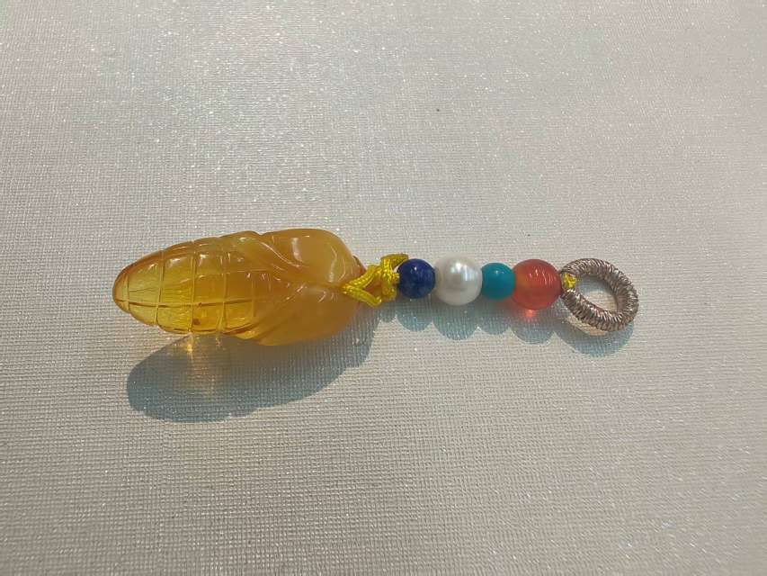 蜜蜡琥珀新中式国风吊坠细节图