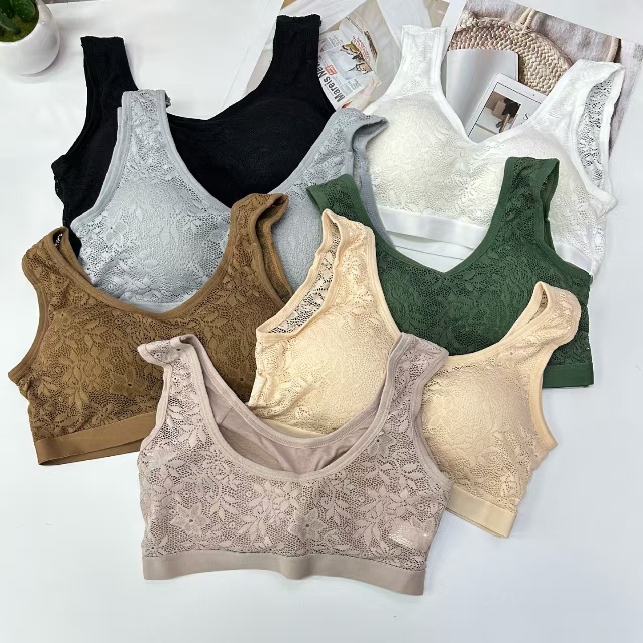 8011# Export Middle East and Africa Women's halter without steel ring, lace cup face halter, comfortable back, sexy and interesting lingerie, beautiful back QNI Specification drawing