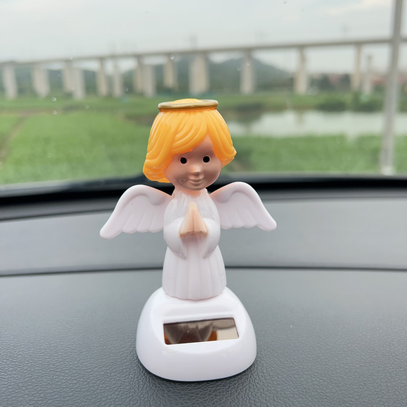 天使太阳能摆件吸收阳光自然光自动摇摆车内装饰品摆件