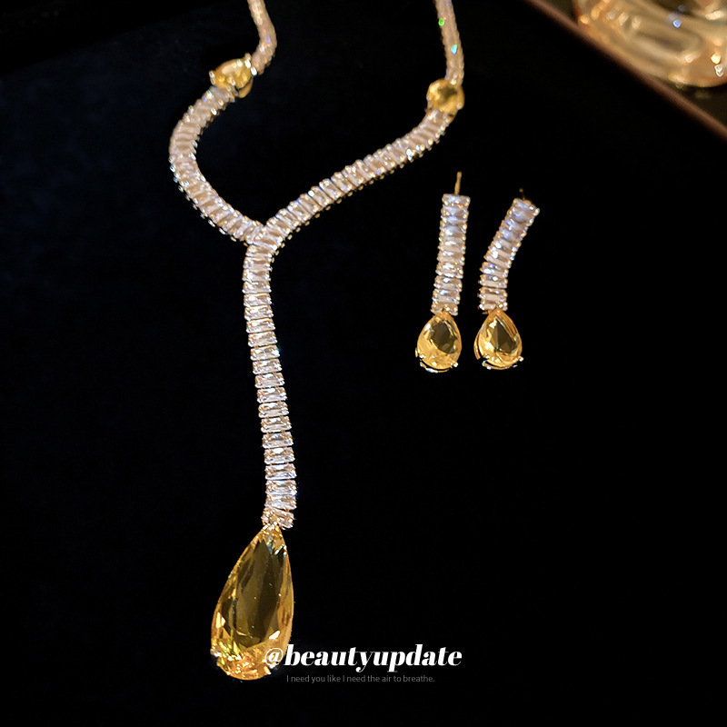 烟黄人造水晶款项链耳环套装镶钻水滴锁骨时尚个性设计高级感饰品