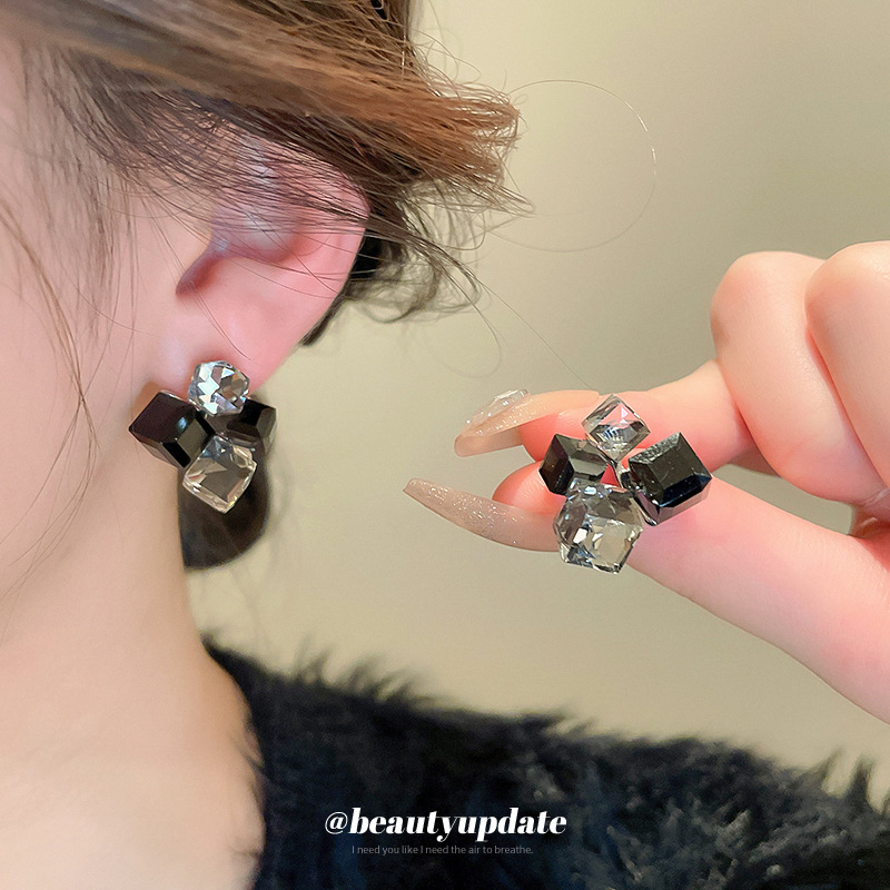 银针不规则人造水晶款方形耳钉小众高级感几何耳环通勤百搭耳饰女