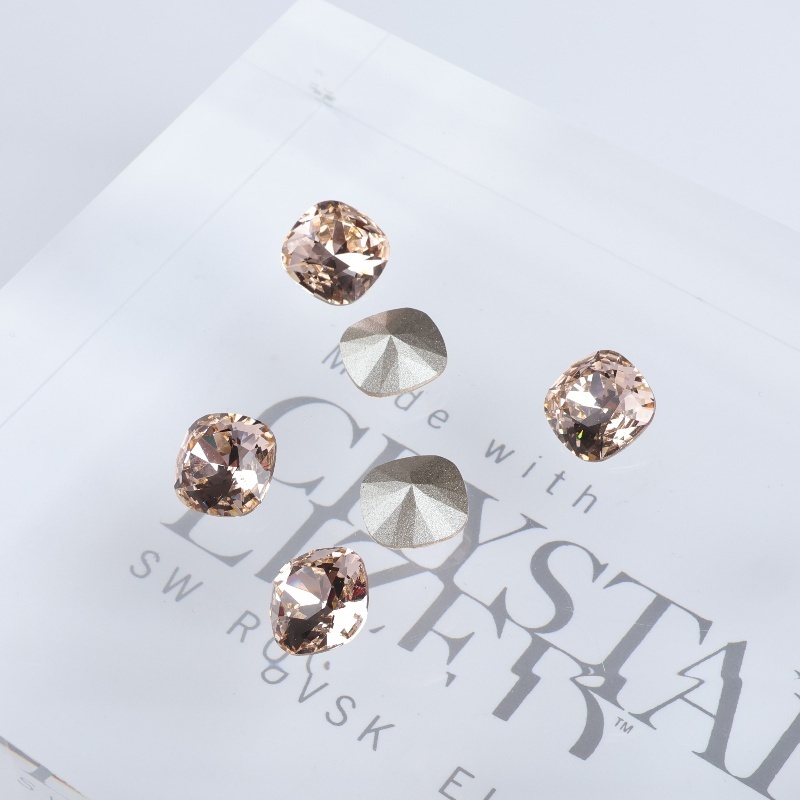 Shi Family genuine Austrian 4470 square crystal handcrafted Huazi DIY necklace, earrings, nail art pointed-bottom crystal diamond Specification image