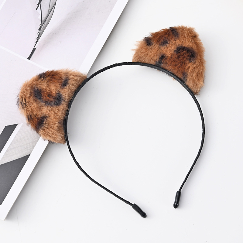 Hairband for women washing their faces in autumn and winter, cute cat ears, fluffy hair clip, Internet celebrity, new hair accessory in 2025, headband Application Scenario