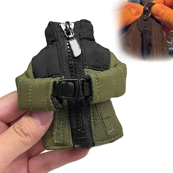 跨境新品Key Chain Mini Down Coat钥匙扣迷你羽绒大衣挂件装饰品