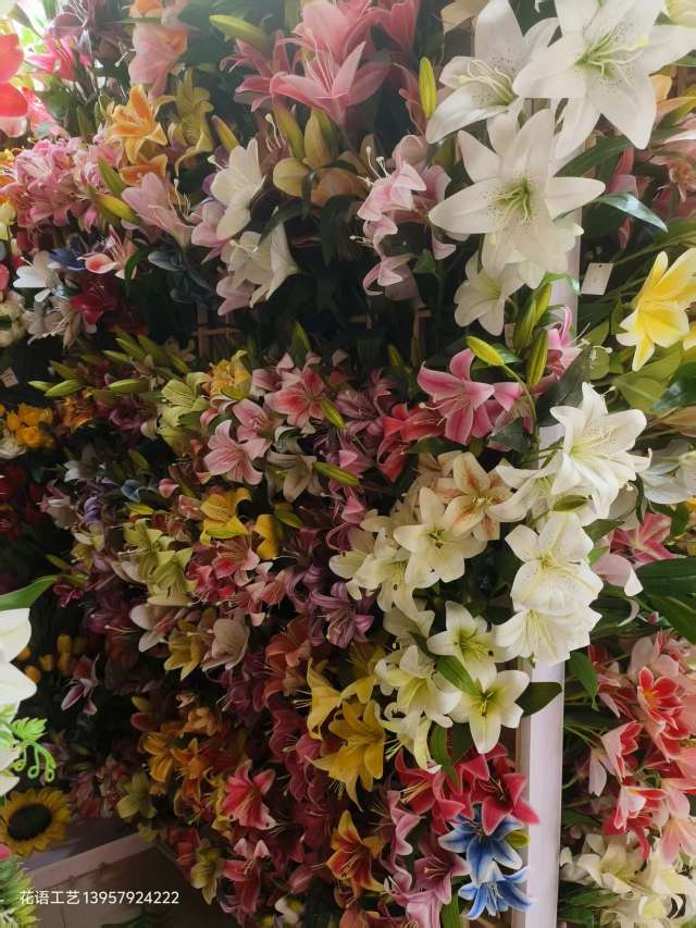 Artificial calla lilies, a popular handmade indoor green plant, can be placed in the living room for lazy people. Artificial fresh flowers... Artificial flowers for wedding celebrations, artificial flowers for waterfalls, artificial plant walls, artificial flowers detail image 14