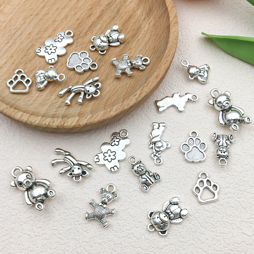 Ancient silver alloy toy bear animal series pendants, pendants, diy bracelets, necklaces, keychains, accessories Specification image