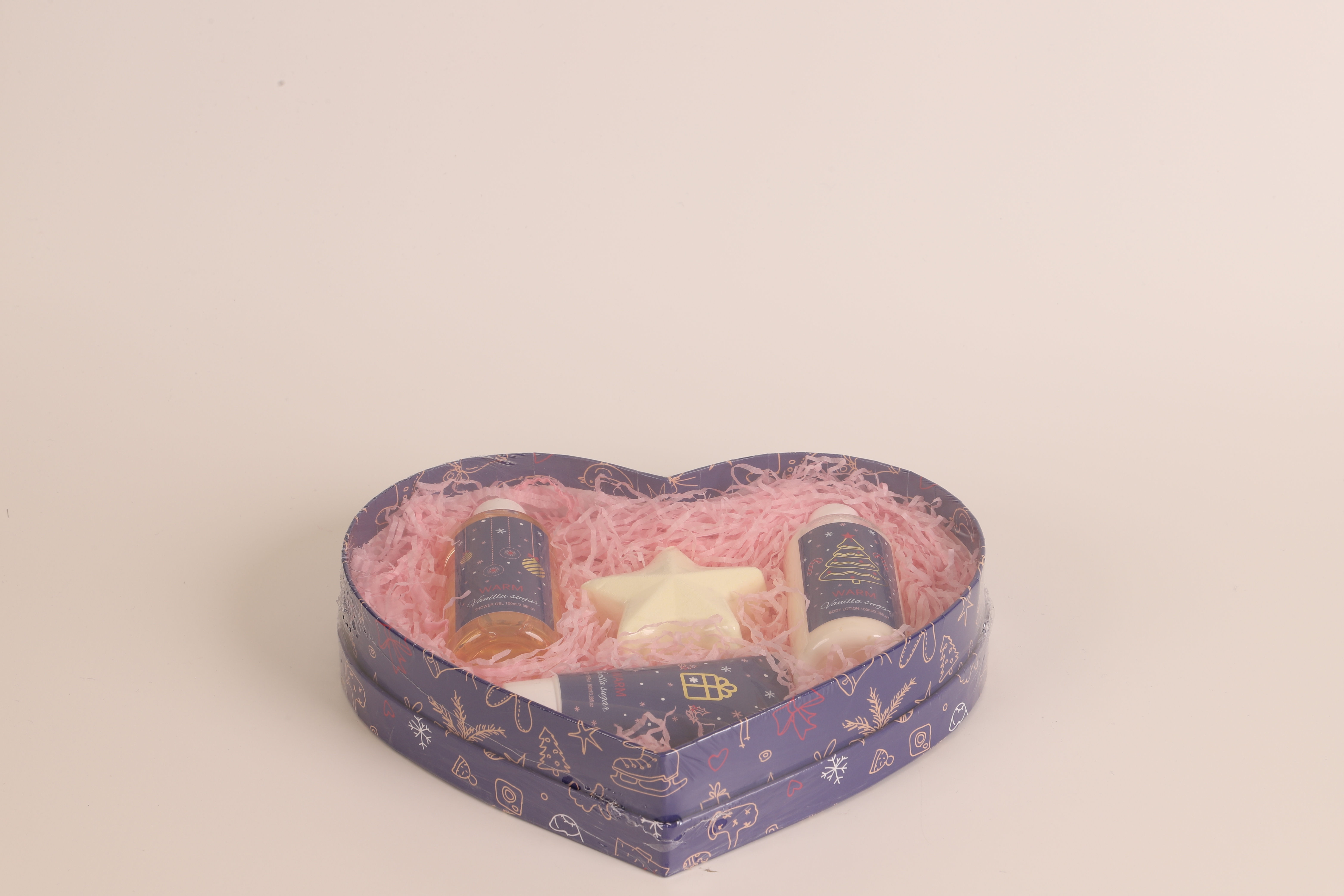 Romantic heart-shaped gift box, body care products, long-lasting moisturizing body lotion, body wash, four-piece set, perfect for your girlfriend or lady as a warm gift and souvenir details Picture
