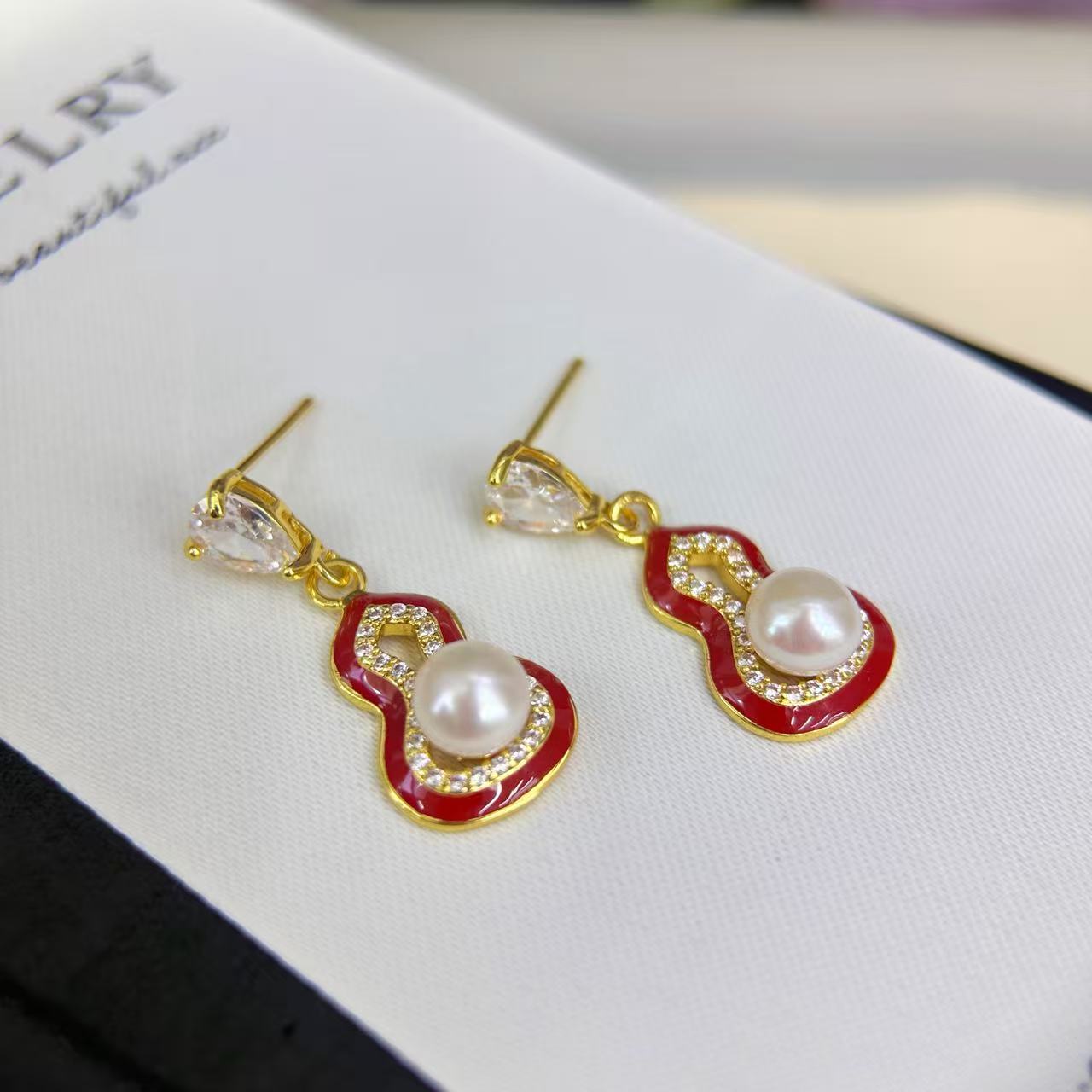 New Year's Gourd Blessing and Fortune Gourd style freshwater pearl inlaid wholesale pearl necklace, natural stone necklace detail image 3