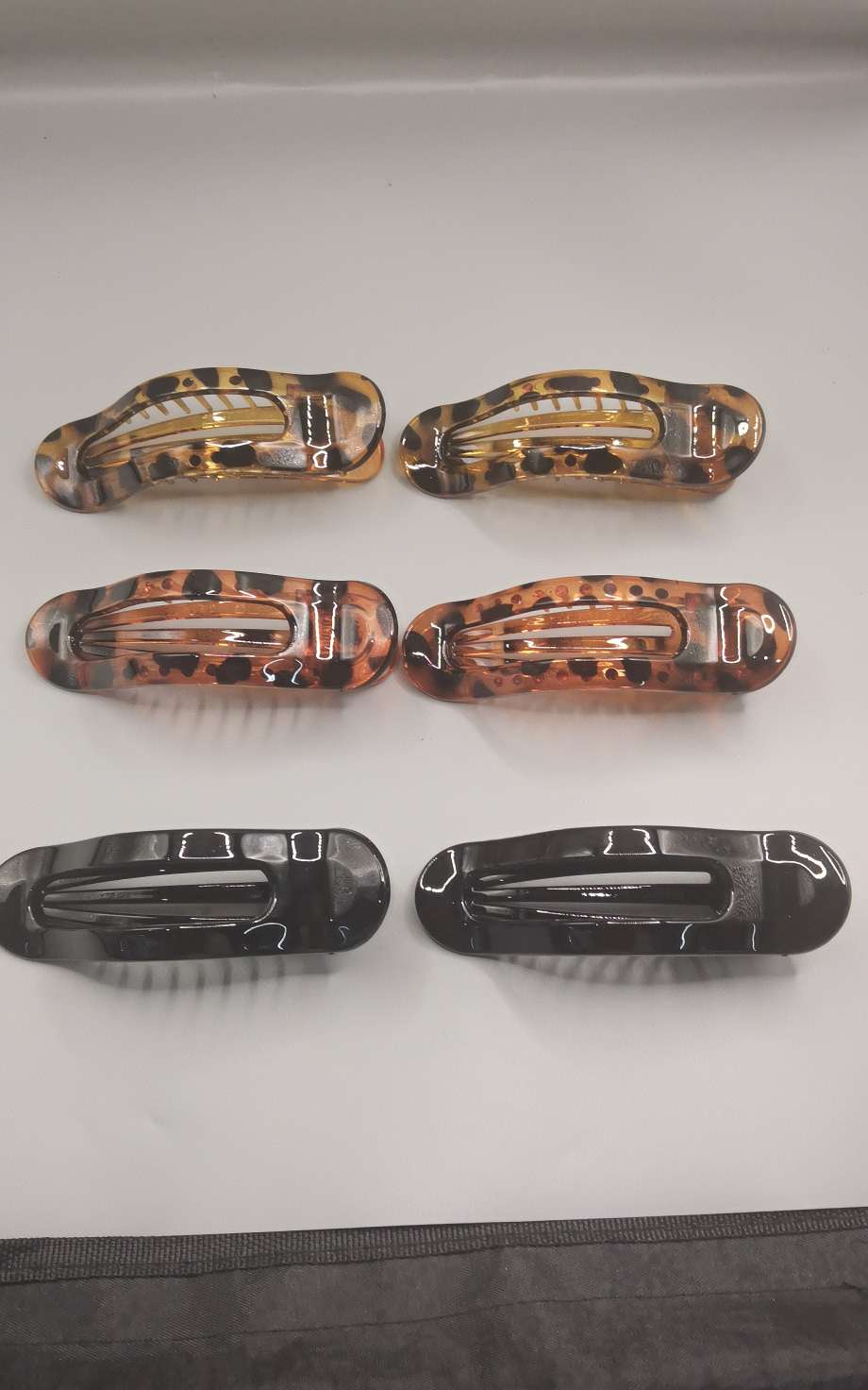 哑光花甲三色塑料抓夹详情图2