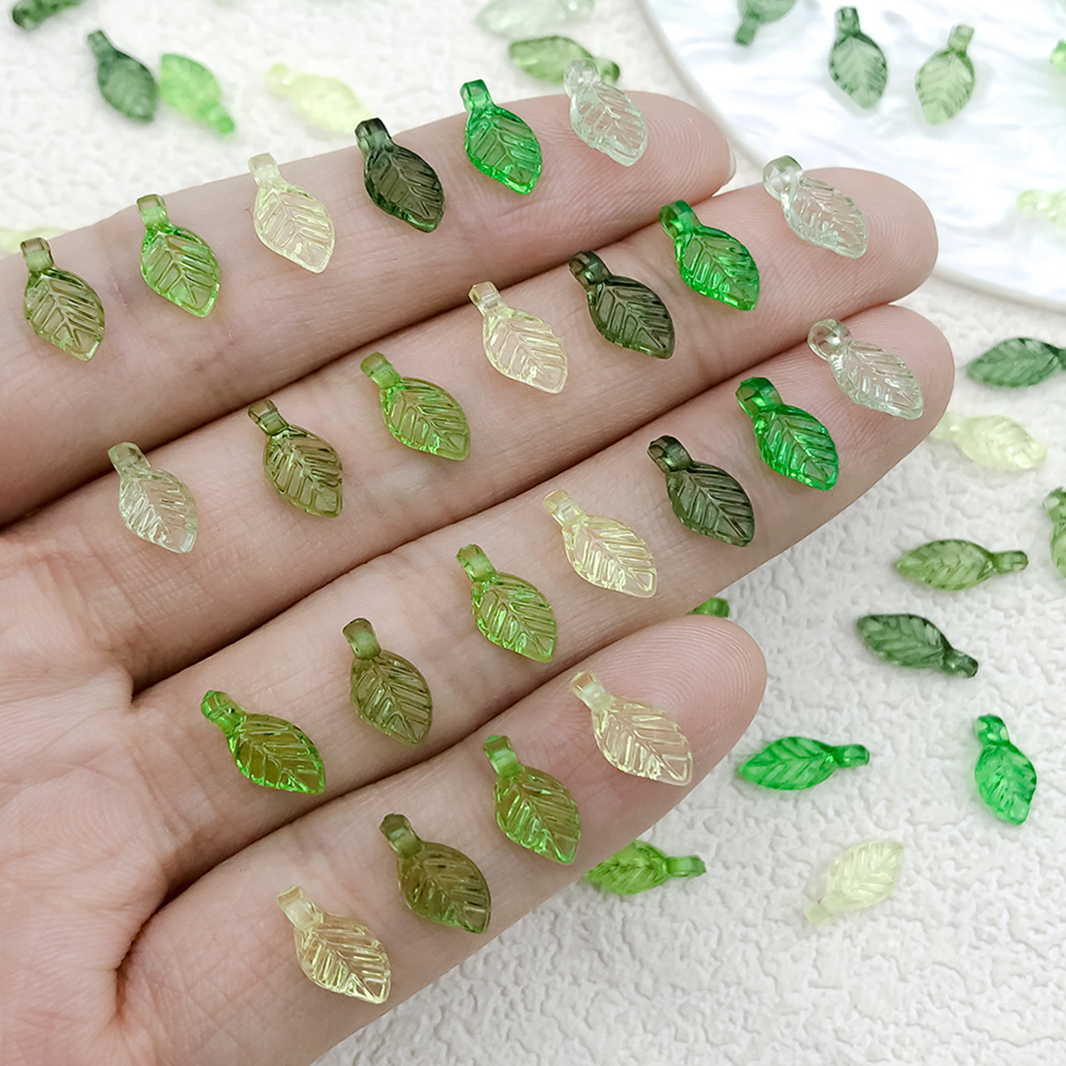 Acrylic mini green transparent small leaves, a variety of DIY handcrafted earrings and beaded jewelry accessories Specification image