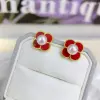 New Year's red, small and exquisite four-leaf clover stud earrings, with a trendy and stylish design, are high-end and simple. They are versatile new earrings and pearl necklaces details Picture