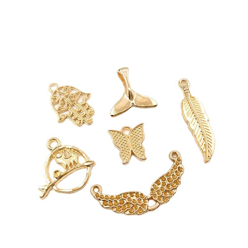 A collection of 100 KC gold alloy pendants, pendants, bracelets, necklaces, and other diy jewelry accessory materials Item Picture