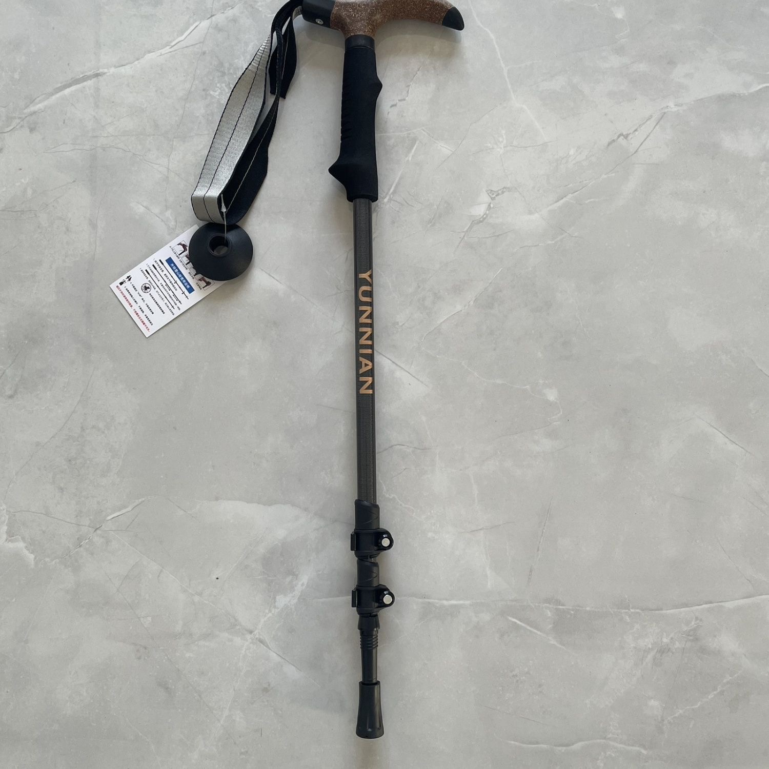 Carbon fiber ultra-light trekking poles, three-section telescopic hiking stick, external lock trekking poles, trekking poles, walking stick, walking stick, elderly outdoor Newcastle trekking poles, outdoor sports Specification image