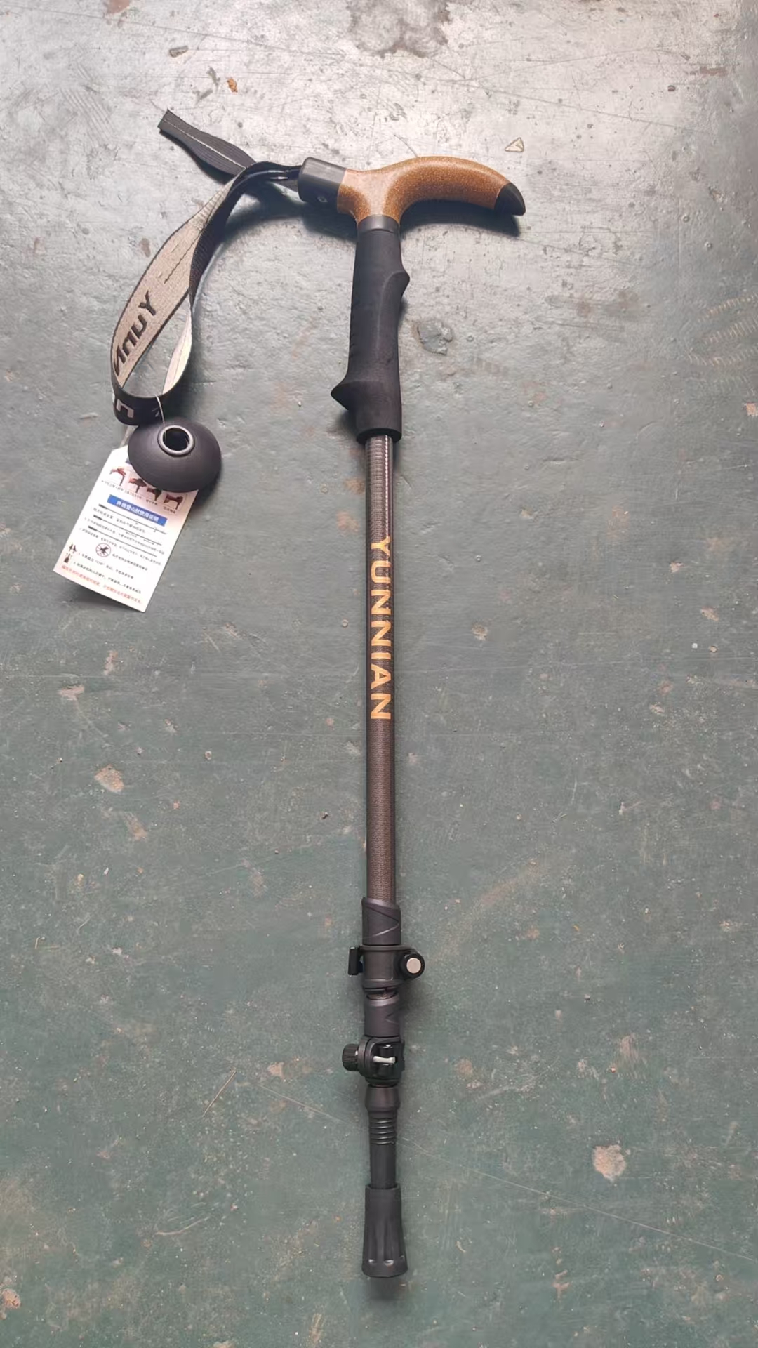 Carbon fiber ultra-light trekking poles, three-section telescopic hiking stick, external lock trekking poles, trekking poles, walking stick, walking stick, elderly outdoor Newcastle trekking poles, outdoor sports details Picture