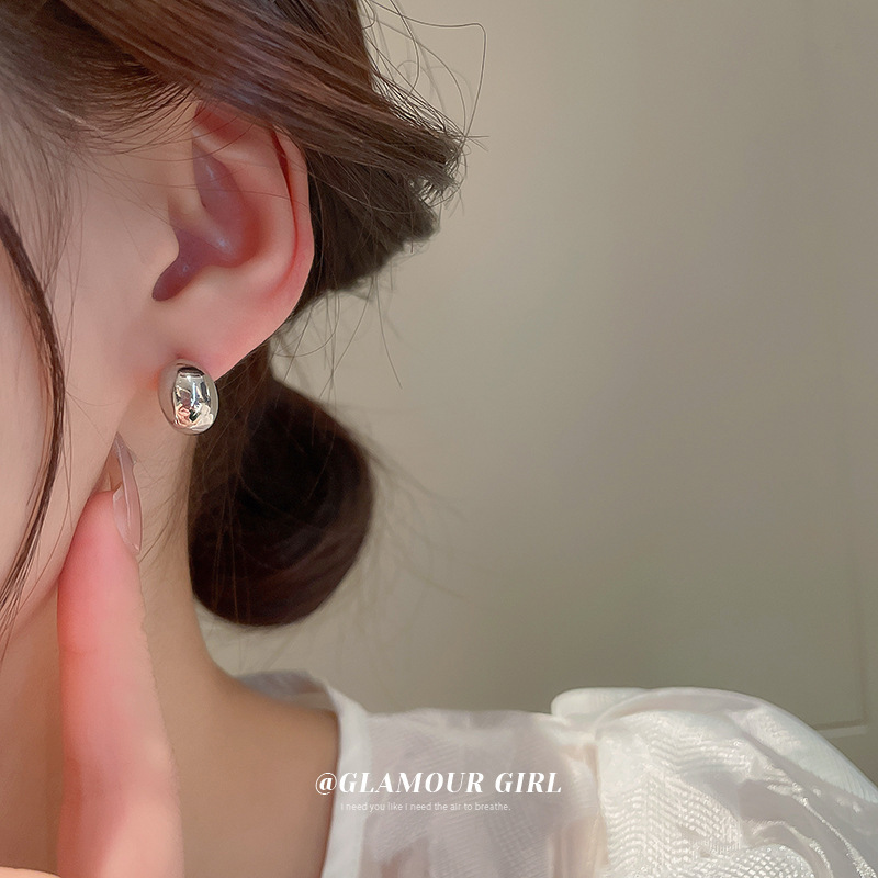 Genuine gold electroplated silver needle simple ins ear studs, cold style, niche high-end earrings, versatile and fashionable earrings for commuting details Picture