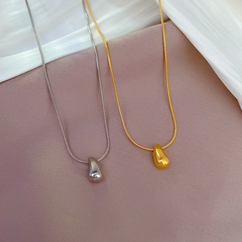 【 All-titanium Steel 】 Small water drop elegant furnace, real gold necklace, female Instagram Internet celebrity collarbone chain accessory Application Scenario