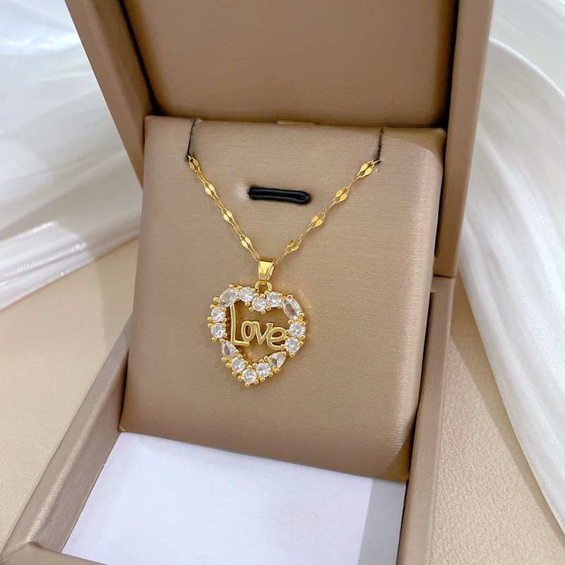 【 Titanium Steel 】 LOVE Light Luxury style, luxurious Full diamond necklace, versatile collarbone chain, titanium steel chain for women Application Scenario