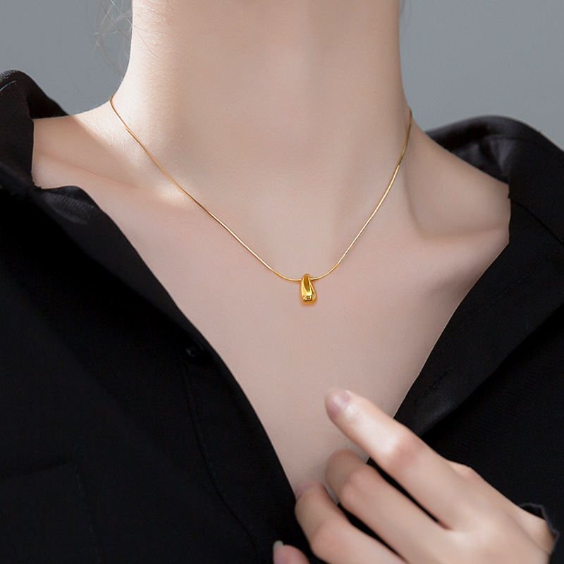 【 All-titanium Steel 】 Small water drop elegant furnace, real gold necklace, female Instagram Internet celebrity collarbone chain accessory details Picture
