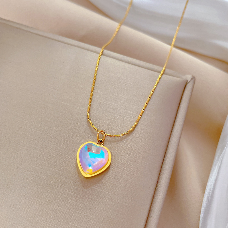 【 All-titanium Steel 】 Colorful heart minimalist style furnace, real gold necklace, female Instagram influencer collarbone chain accessory Application Scenario