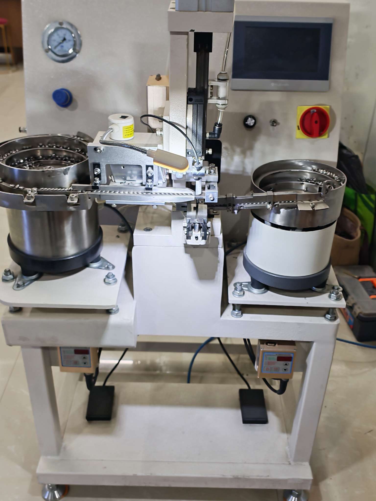 Automated crimping machinery and equipment, as well as hardware accessories and auxiliary materials.