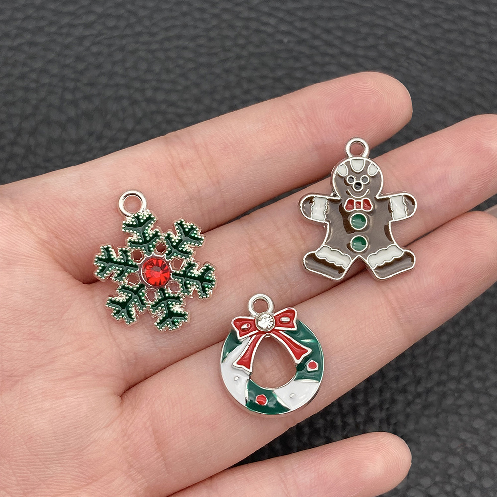 1 white K oil-dripping alloy decorative accessory, Santa Claus Christmas tree creative diy earrings pendant small pendant Specification image
