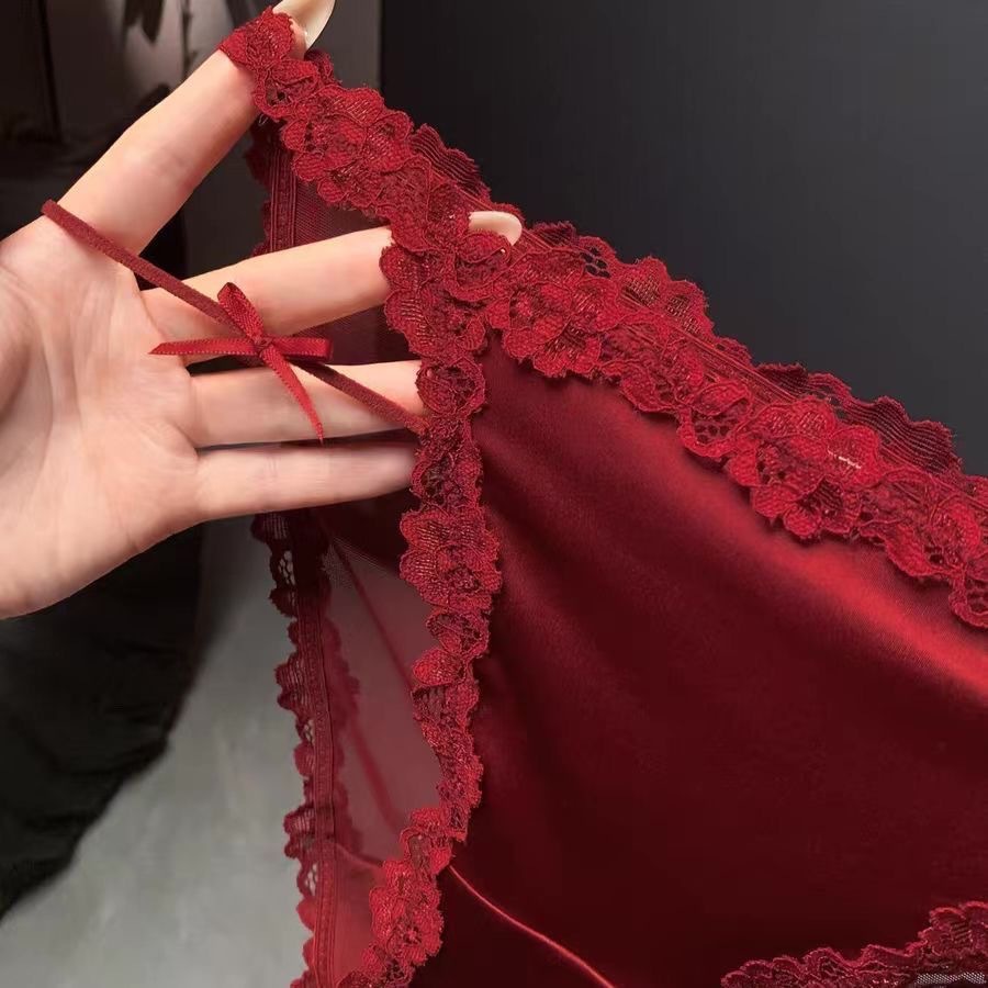 Sexy French satin high-end red underpants for the year of one's zodiac sign, alluring ladies 2025 new slim band pure desire triangle pants