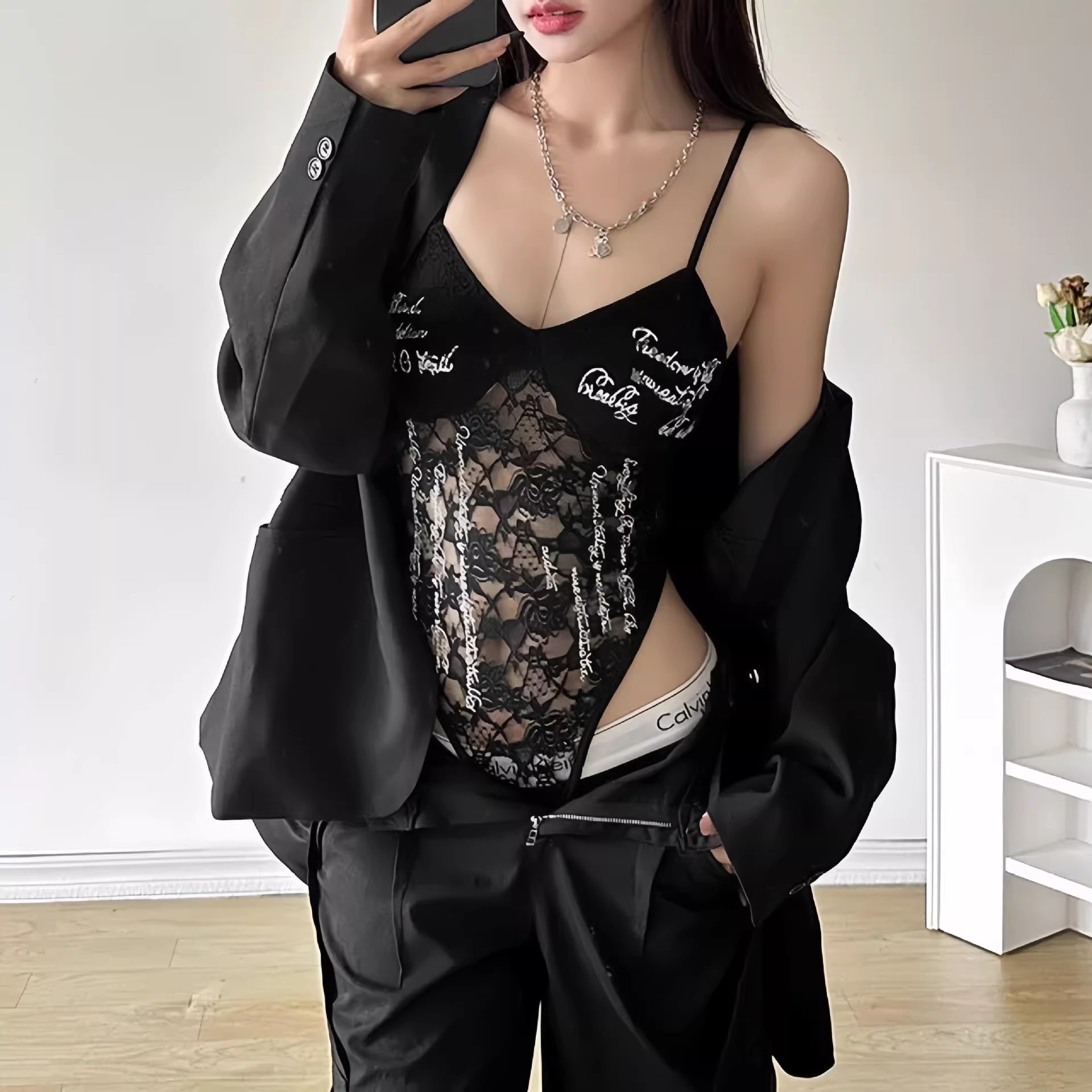 蕾丝薄上衣吊带性感纯欲辣妹打底内搭可外穿跳舞紧身连体背心女