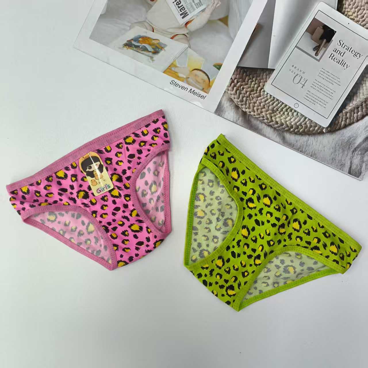 DD-8027# Foreign Trade Export Underwear Children's solid color dot Print Underwear Children's Clothing Girls' Underwear Women's Briefs Hemmed Girls' Briefs QNI Item Picture